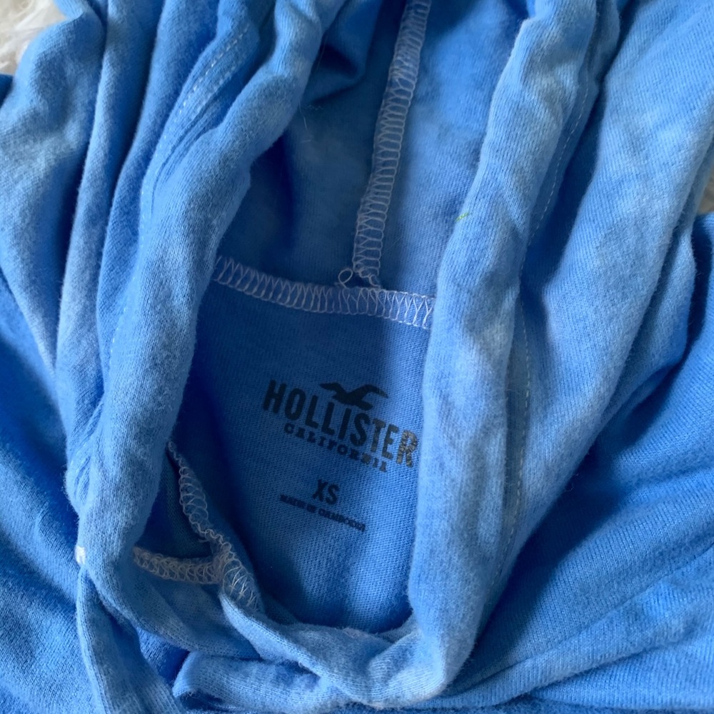 HOLLISTER SHIRT!!! - Picture 2 of 3